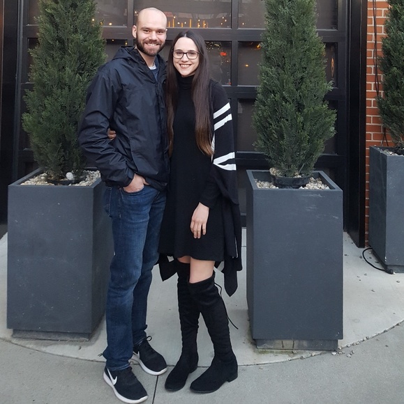 Meet your Posher, Elizabeth - Picture 2 of 2